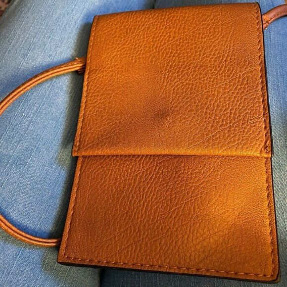 Crossbody 7 x 4” tan double compartment bag - Picture 2 of 15